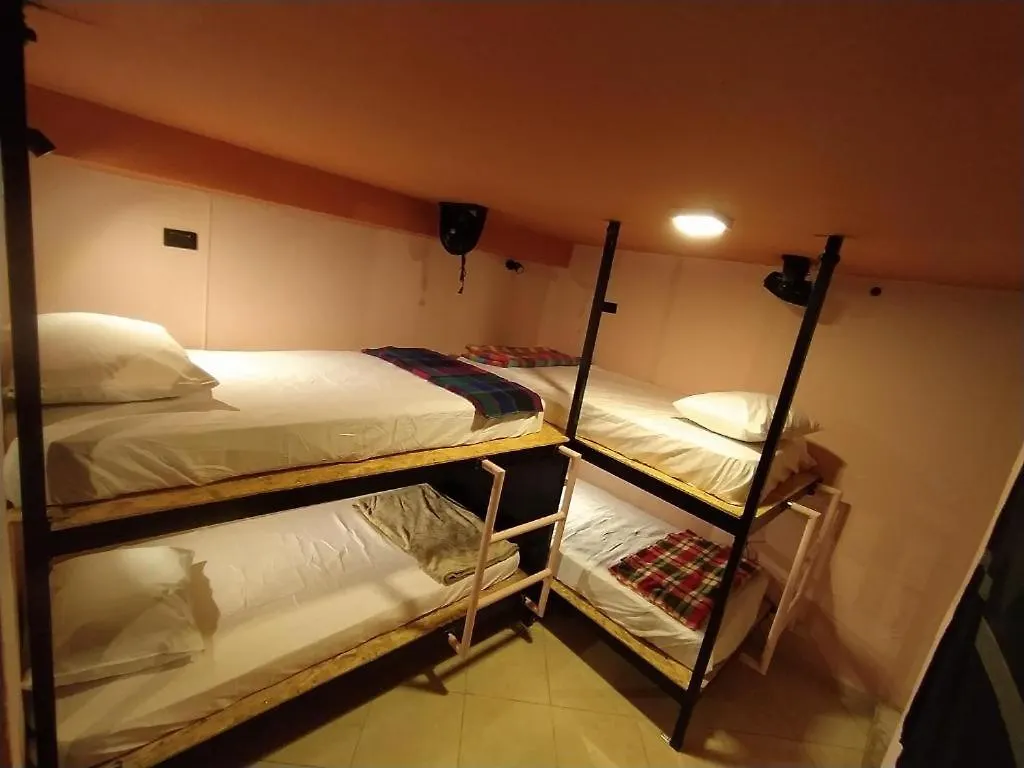 Hostal Casa Primavera Medellín Casa de hóspedes